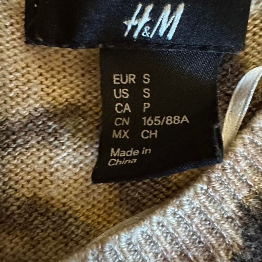 H&M Leopard Print Sweater Women's Small Crewneck Animal Print Knit Top S - Picture 3 of 7